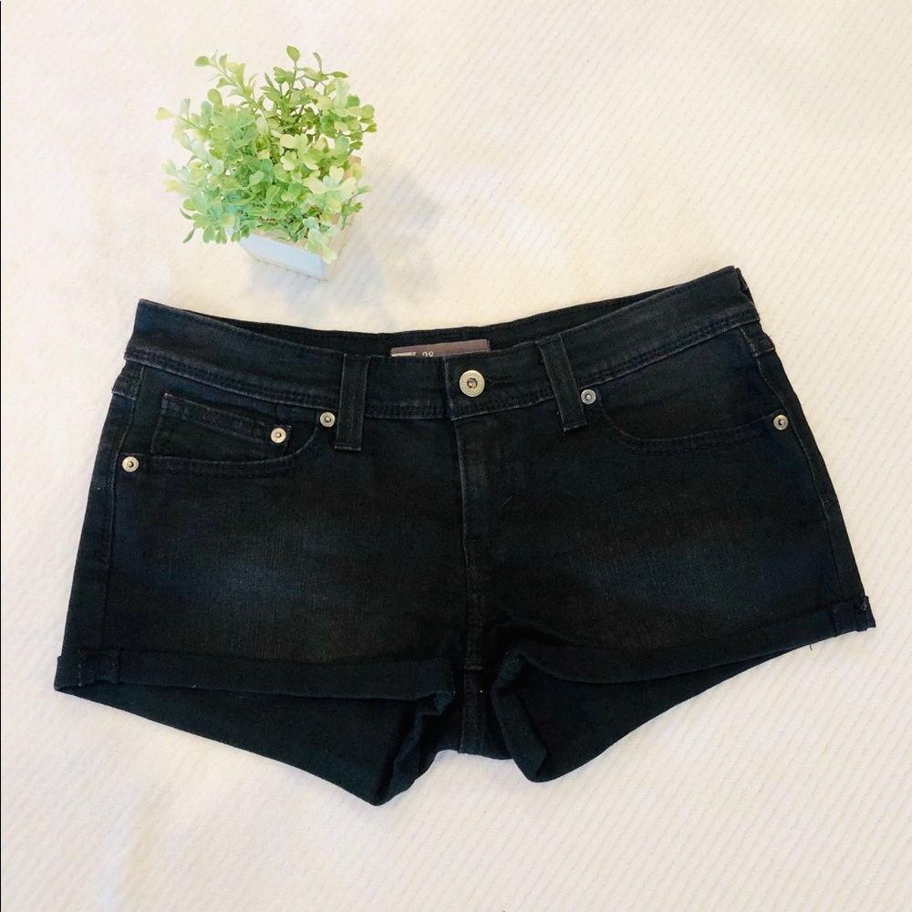Black Levi’s Shorts 28 - Picture 1 of 4